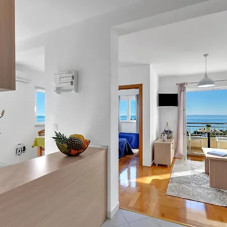 Santric - The Hill * Макарська