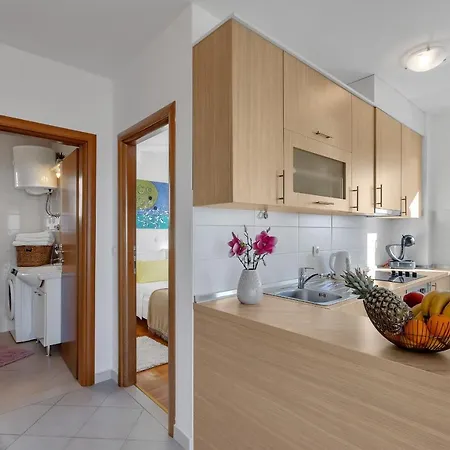 Santric - The Hill *