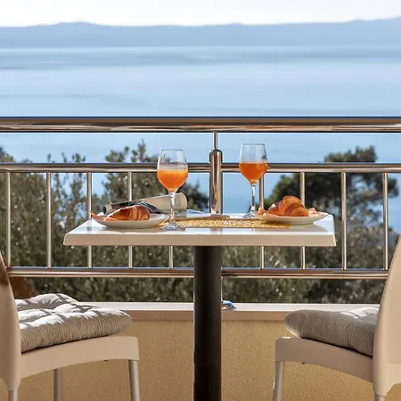 Santric - The Hill Daire