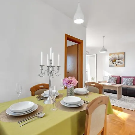 Santric - The Hill Appartement *