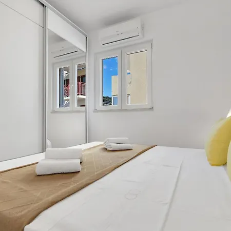 Santric - The Hill Makarska