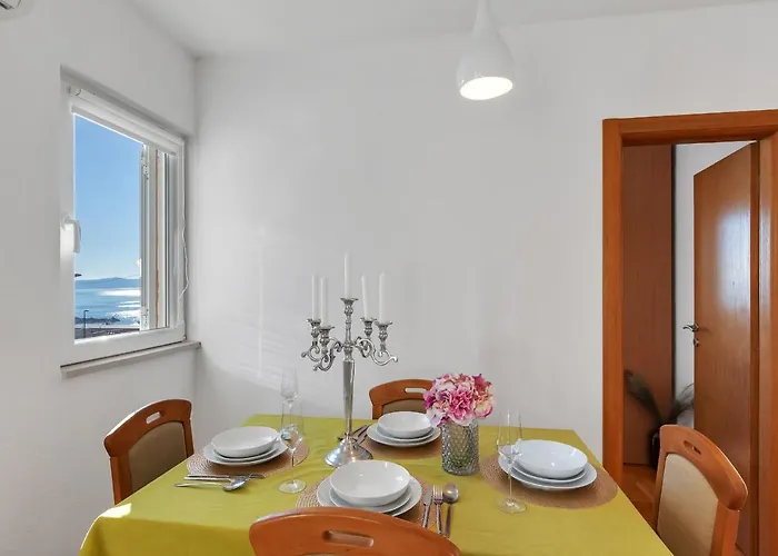 Santric - The Hill * Makarska