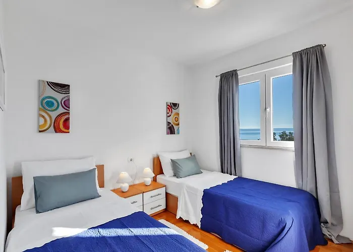 Santric - The Hill Apartman *