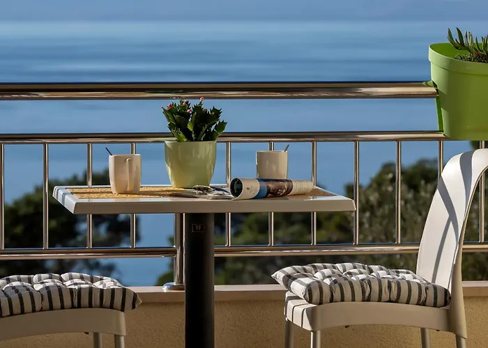 Santric - The Hill Apartman *