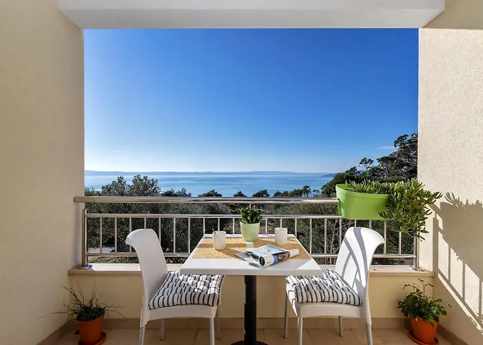 Santric - The Hill * Makarska