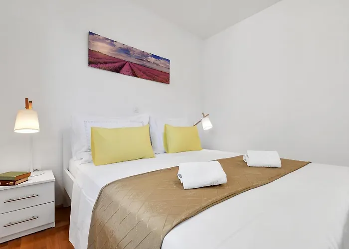 Santric - The Hill Apartman *