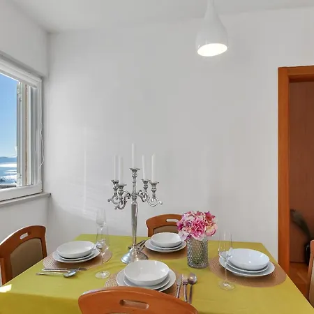 Santric - The Hill * Makarska